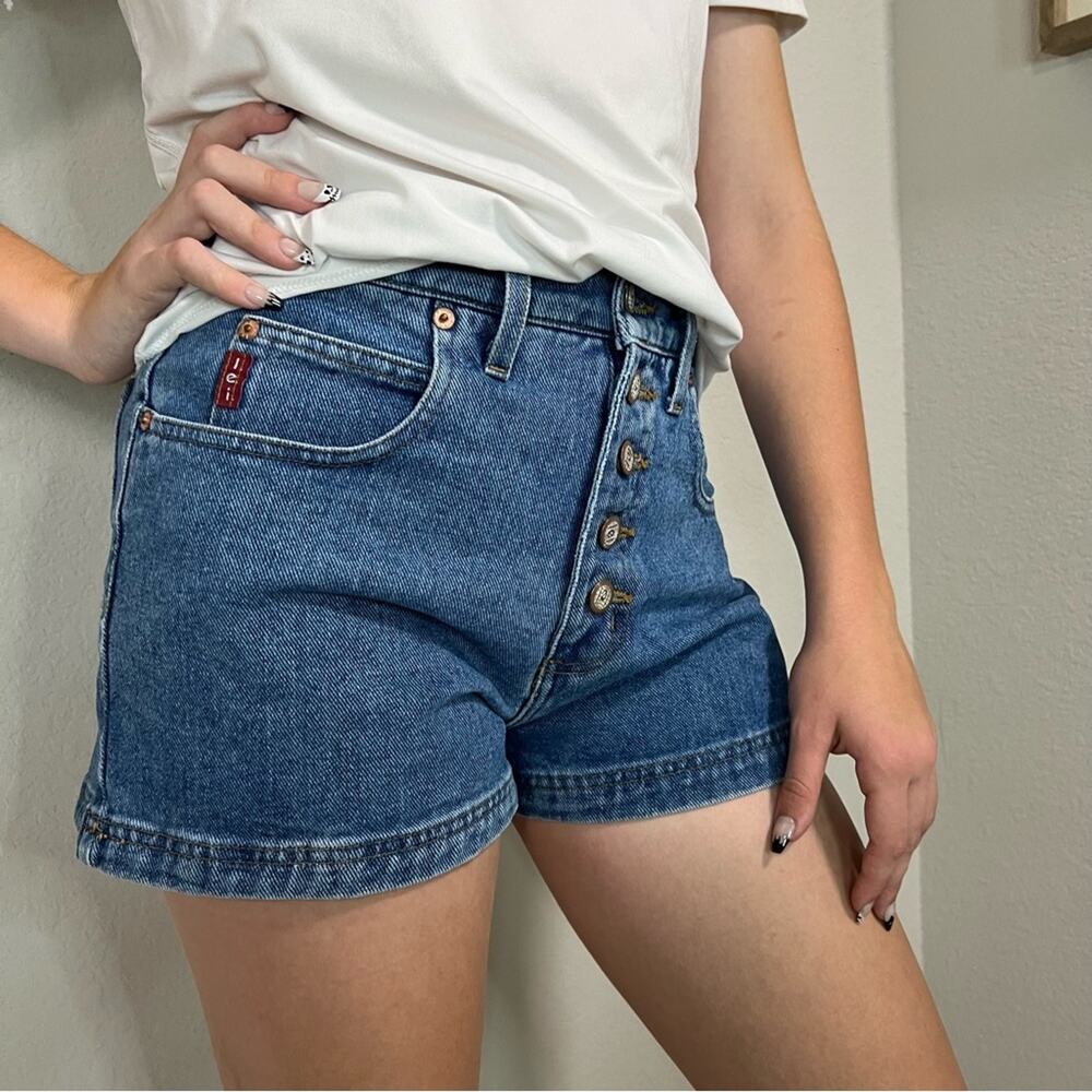 Vintage Women's LEI High-Waisted Denim Shorts Size 9